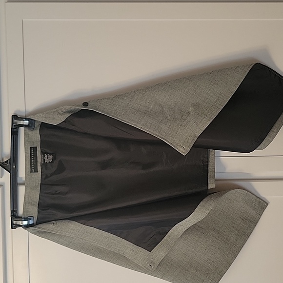 Geoffrey Beene Sport wrap skirt. Black/Gray, Size 10, Mach wash, Great condition - Picture 4 of 6